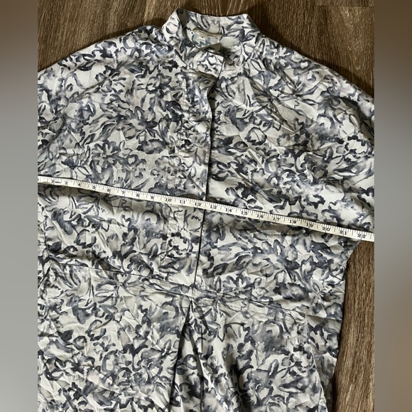 Victor Alfaro size small printed button down shirt - Picture 4 of 7